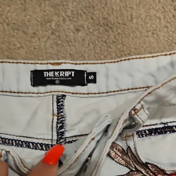 The Kript Embroidered Denim Shorts – Floral Cut-Out, Small - Picture 3 of 6